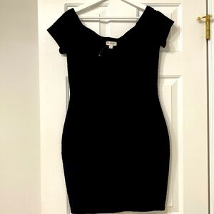 Guess black off the shoulder dress. Stretchy. Size Large.